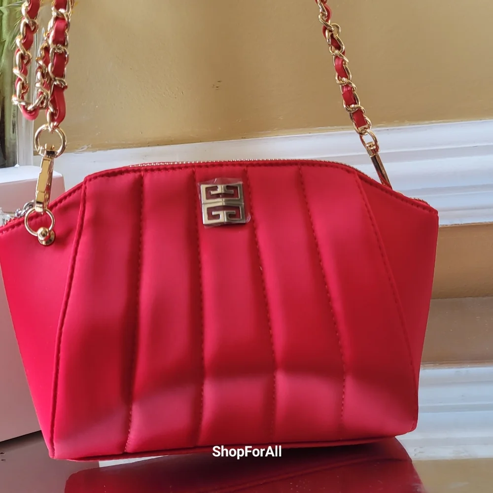 Givenchy - Picture 11 of 16